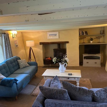 Meadowside Cottage, Characterful Grade 2 Listed Cottage Near To Wadebridge And Padstow Eksteriør bilde