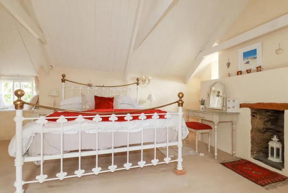 Meadowside Cottage, Characterful Grade 2 Listed Cottage Near To Wadebridge And Padstow Eksteriør bilde